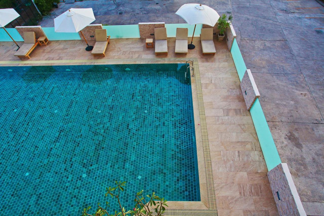 Leenova Place Bangkok Ngoại thất bức ảnh