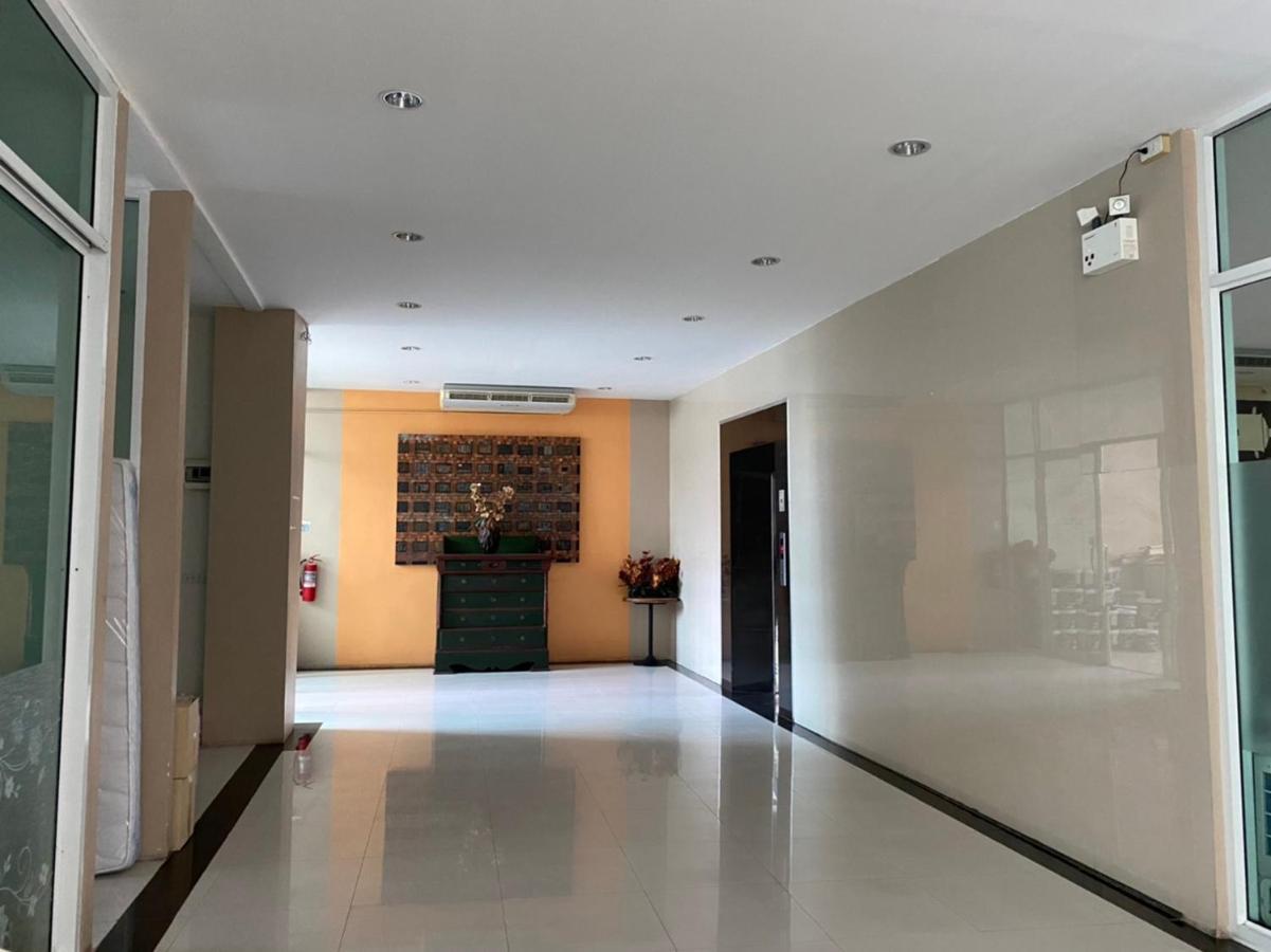 Leenova Place Bangkok Ngoại thất bức ảnh