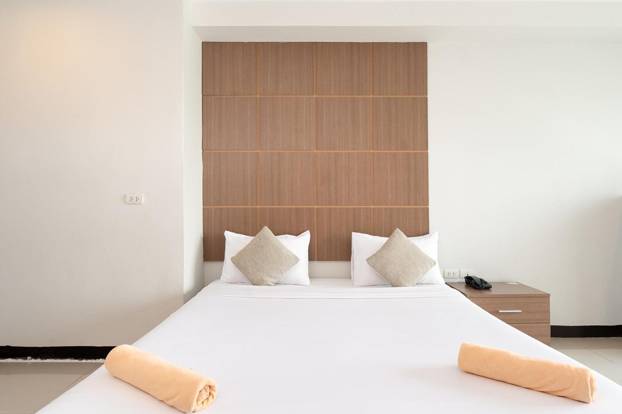 Leenova Place Bangkok Ngoại thất bức ảnh
