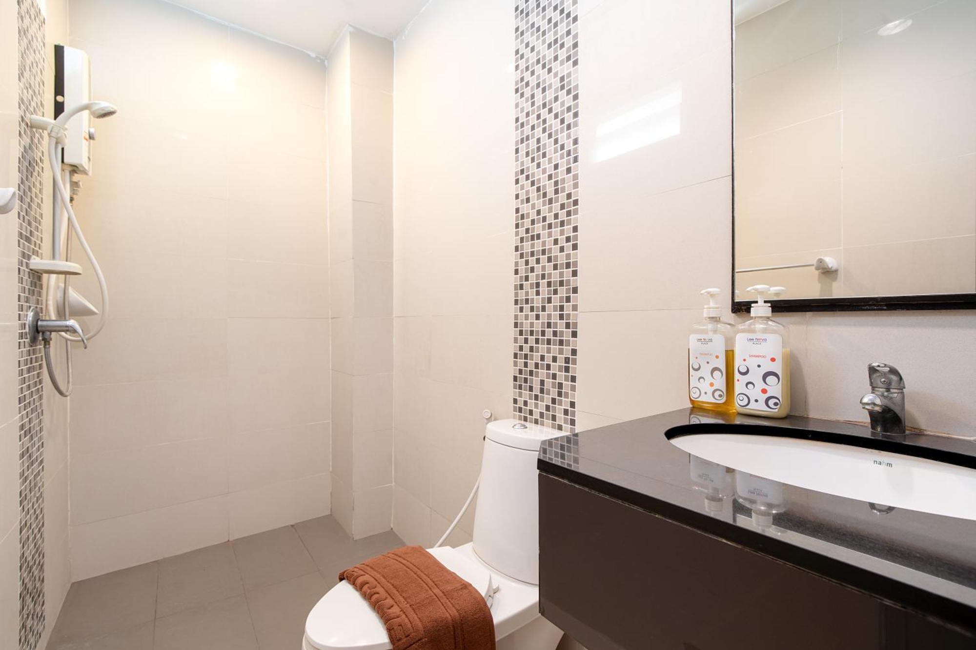 Leenova Place Bangkok Ngoại thất bức ảnh